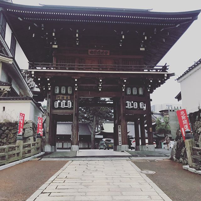 今日はラボからのお届けではなく#小倉祇園 #八坂神社 からのお届けです